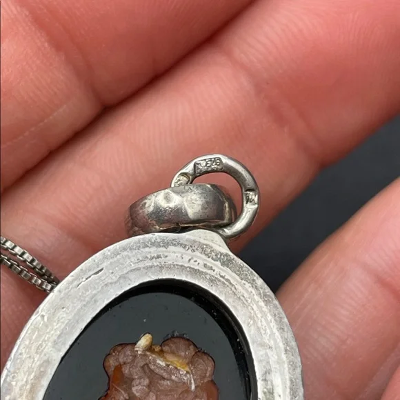 Jane Seymour carved amber pendant necklace 925 A35 - Picture 4 of 6